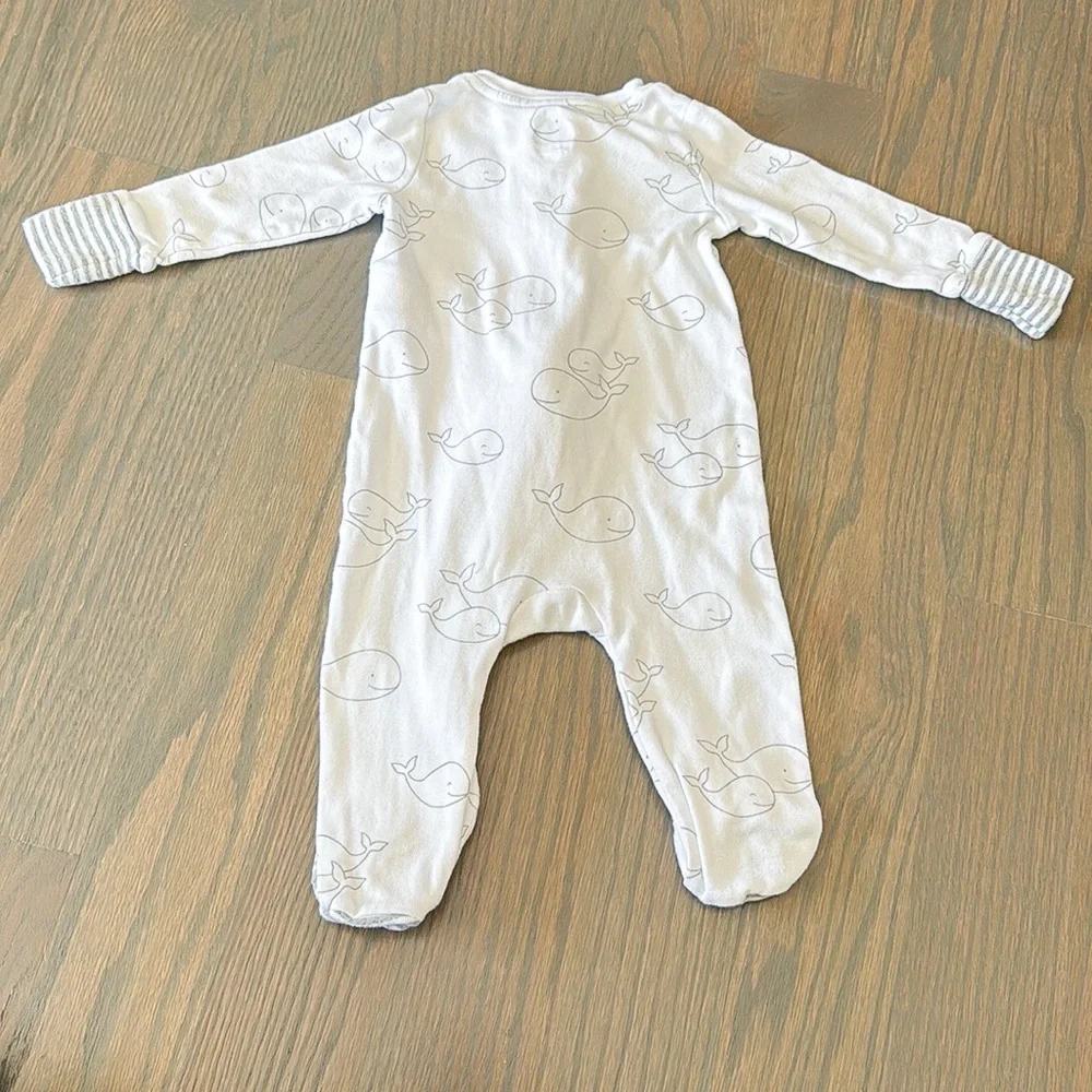 BabyGap 4-Piece Baby Whale Outfit Set 6-9M